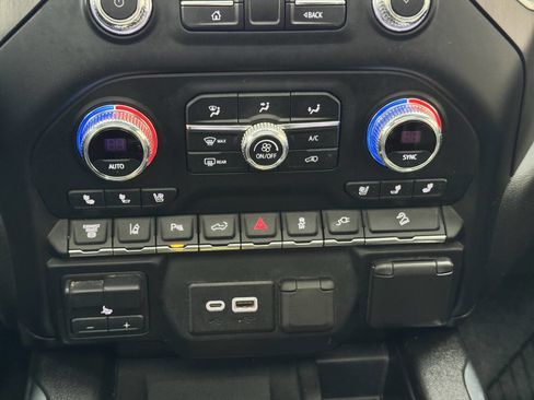 Used 2020 GMC Sierra 2500 AT4 w/ AT4 Premium Package image 32