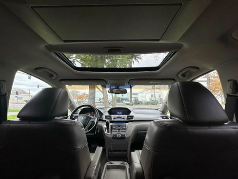 Used 2012 Honda Odyssey Touring Elite image 12