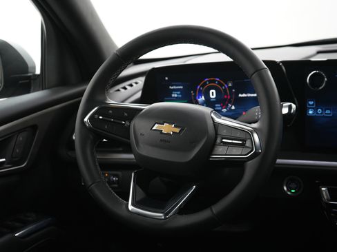 Used 2024 Chevrolet Traverse LT w/ Trailering Package AWD/4WD image 15