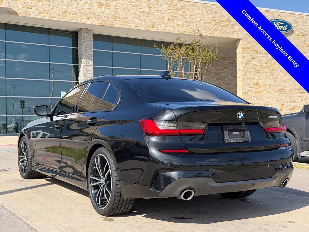 Used 2020 BMW 330i Sedan w/ M Sport Package RWD image 11