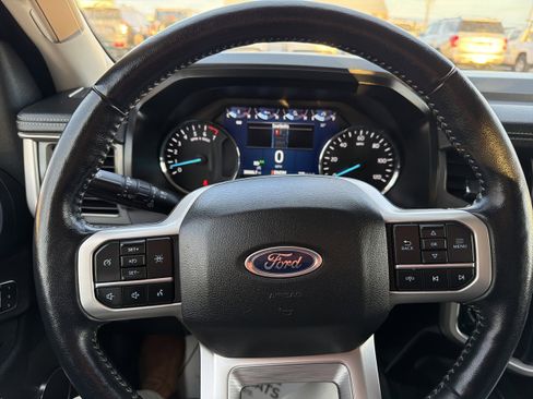 Used 2023 Ford Expedition Max XLT image 16