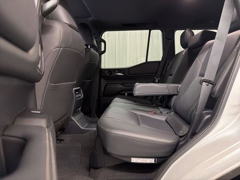 Used 2024 Toyota Land Cruiser image 27