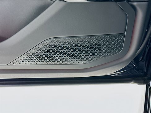 Used 2025 BMW 760i xDrive w/ Executive Package image 20