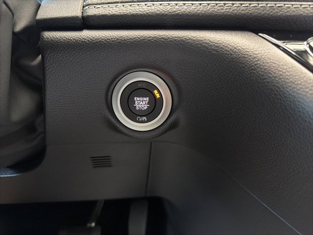 New 2027 Chrysler Pacifica Select FWD image 17