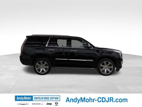 Used 2020 Cadillac Escalade Luxury AWD/4WD image 8