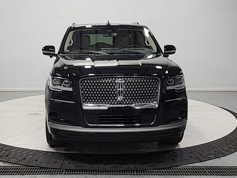 Used 2023 Lincoln Navigator L Reserve AWD/4WD image 3