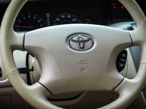 Used 2004 Toyota Avalon XL w/ Luxury Pkg FWD image 13