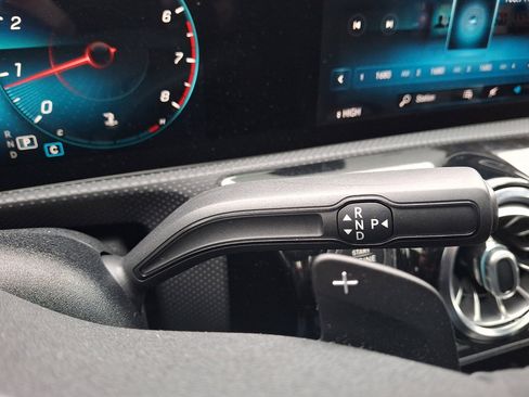 Used 2021 Mercedes-Benz CLA 250 4MATIC image 30