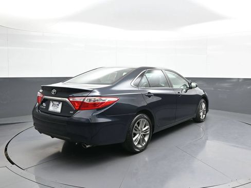 Used 2017 Toyota Camry SE FWD image 6