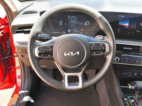 Used 2025 Kia K5 LXS FWD image 16