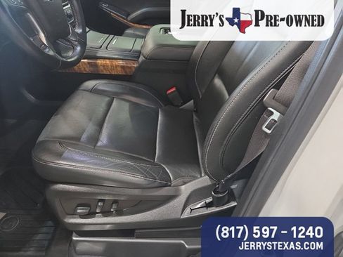 Used 2019 Chevrolet Suburban Premier RWD image 7