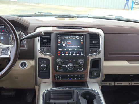 Used 2018 RAM 2500 Laramie w/ Cold Weather Group AWD/4WD image 16