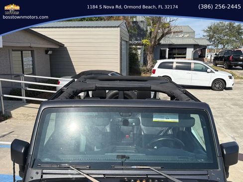 Used 2018 Jeep Wrangler Unlimited Sahara w/ Connectivity Group image 27