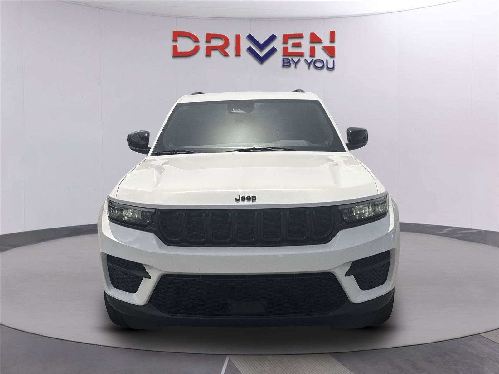 Used 2023 Jeep Grand Cherokee Altitude AWD/4WD image 9