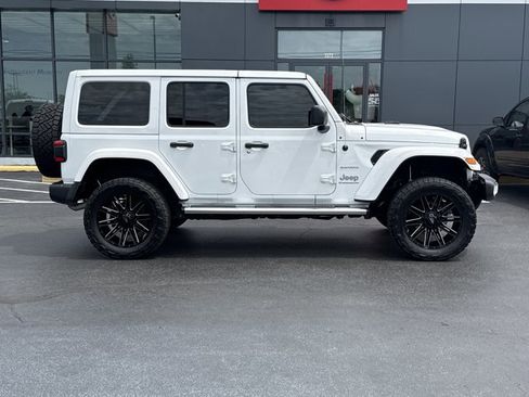 Used 2023 Jeep Wrangler Unlimited Sahara w/ Cold Weather Group AWD/4WD image 2