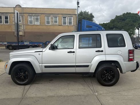 Used 2012 Jeep Liberty Sport AWD/4WD image 17