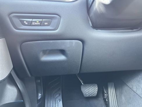 Used 2024 BMW X5 xDrive40i w/ Premium Package image 18