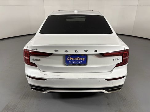 Used 2019 Volvo S60 T5 R-Design image 7
