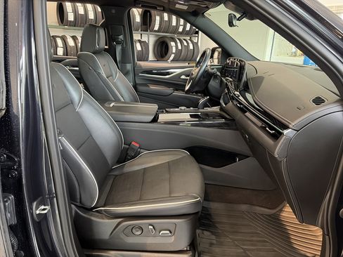 Used 2023 Cadillac Escalade ESV Sport AWD/4WD image 45