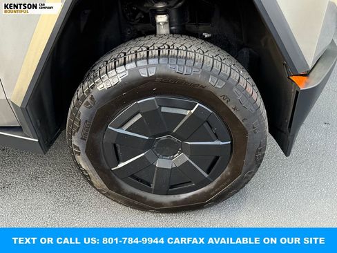 Used 2024 Tesla Cybertruck AWD Crew Cab image 15