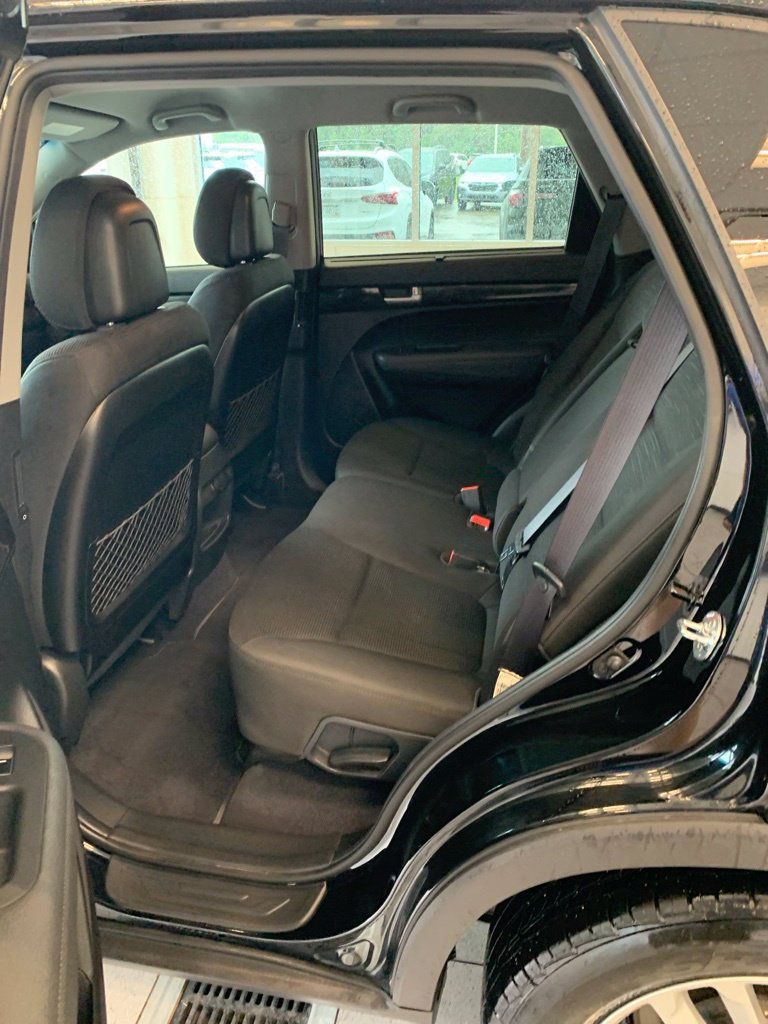 Used 2014 Kia Sorento LX AWD/4WD image 6