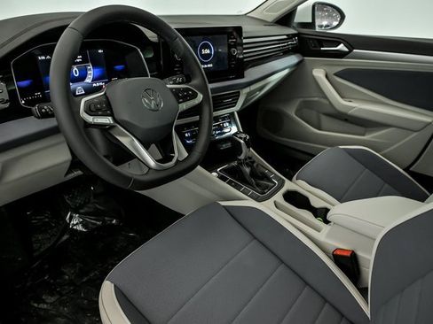 New 2026 Volkswagen Jetta SE image 6