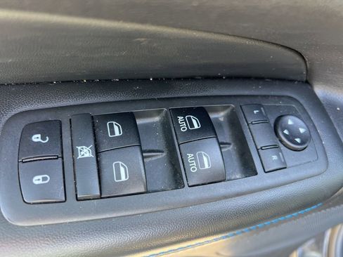 Used 2018 Jeep Grand Cherokee Laredo image 18