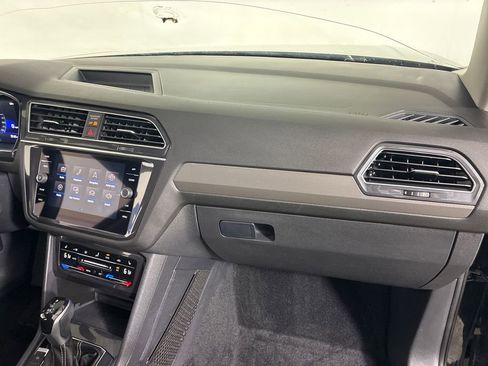 Used 2022 Volkswagen Tiguan SE AWD/4WD image 30