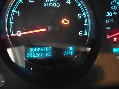 Used 2012 GMC Yukon SLE w/ Convenience Package AWD/4WD image 4
