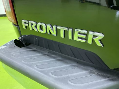 Used 2017 Nissan Frontier SV image 13