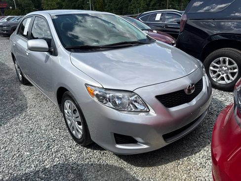 Used 2009 Toyota Corolla FWD image 2