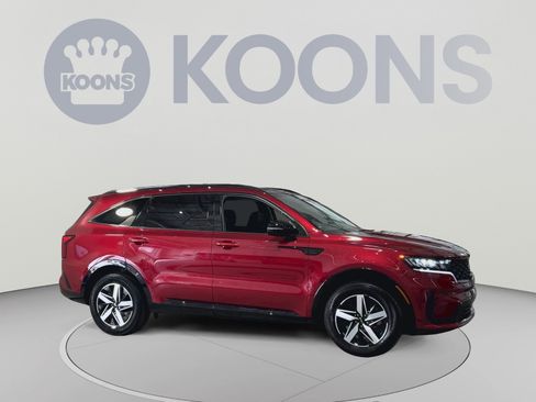 Used 2023 Kia Sorento S w/ Panoramic Sunroof Package FWD image 2