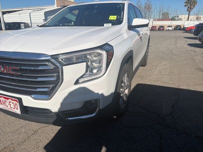 Used 2024 GMC Terrain SLT