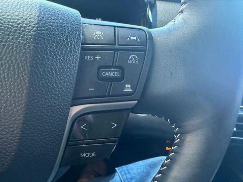 Certified 2025 Toyota Camry SE w/ Convenience Package image 22