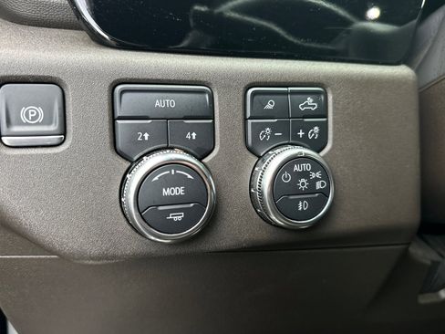 Used 2025 GMC Sierra 1500 SLT image 39