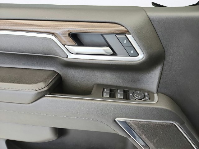 Used 2025 Chevrolet Silverado 1500 LT AWD/4WD image 19