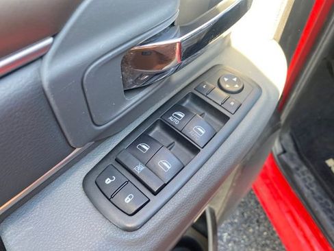 Used 2013 RAM 1500 Classic SLT w/ Premium Display Pkg image 16