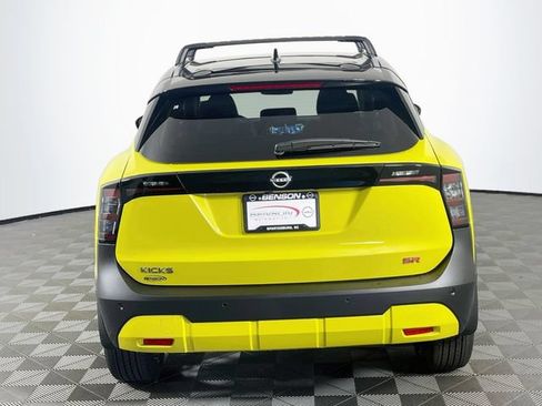 New 2026 Nissan Kicks SR w/ Cold Weather Package FWD image 6