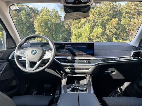 Used 2023 BMW X7 xDrive40i w/ Premium Package image 31