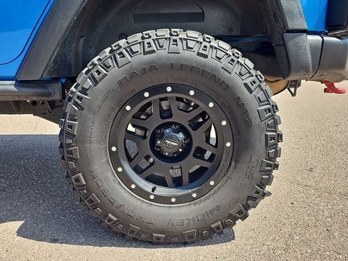 Used 2016 Jeep Wrangler Unlimited Rubicon AWD/4WD image 30