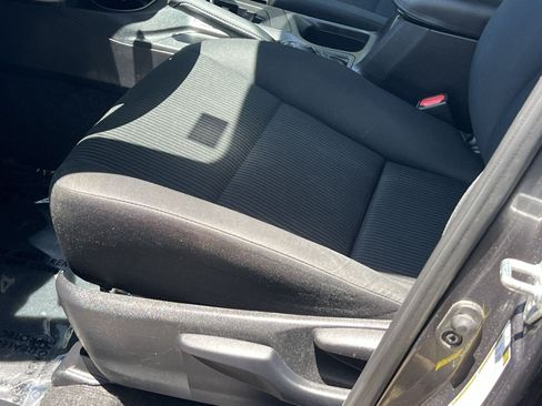 Used 2016 Toyota RAV4 LE FWD image 11