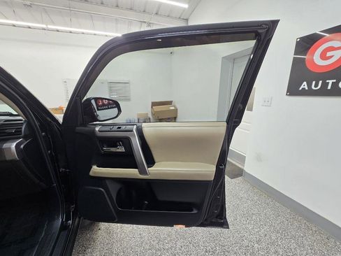 Used 2015 Toyota 4Runner SR5 RWD image 28