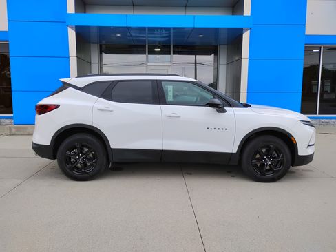 Used 2024 Chevrolet Blazer LT w/ Convenience Package FWD image 32