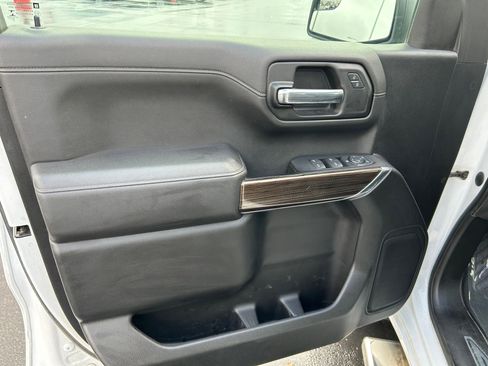 Used 2022 Chevrolet Silverado 1500 RST image 9