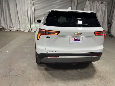 Used 2026 Chevrolet Equinox LT FWD image 6