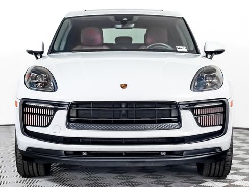 Certified 2022 Porsche Macan S w/ Premium Package Plus image 7