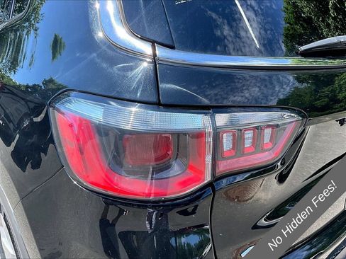 Used 2019 Jeep Compass Latitude w/ Cold Weather Group AWD/4WD image 26