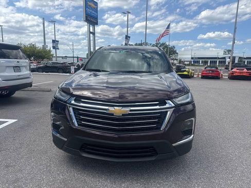Used 2023 Chevrolet Traverse LT FWD image 2
