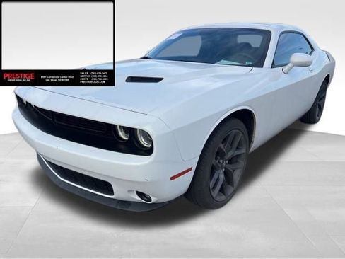 Used 2023 Dodge Challenger SXT w/ Blacktop Package image 9