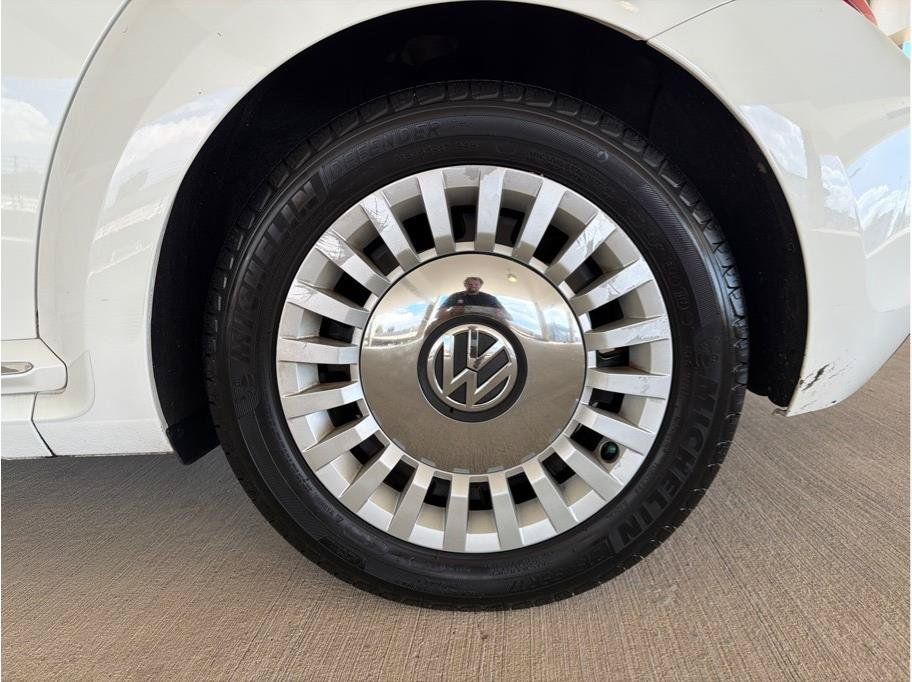 Used 2013 Volkswagen Beetle 2.5 FWD image 23